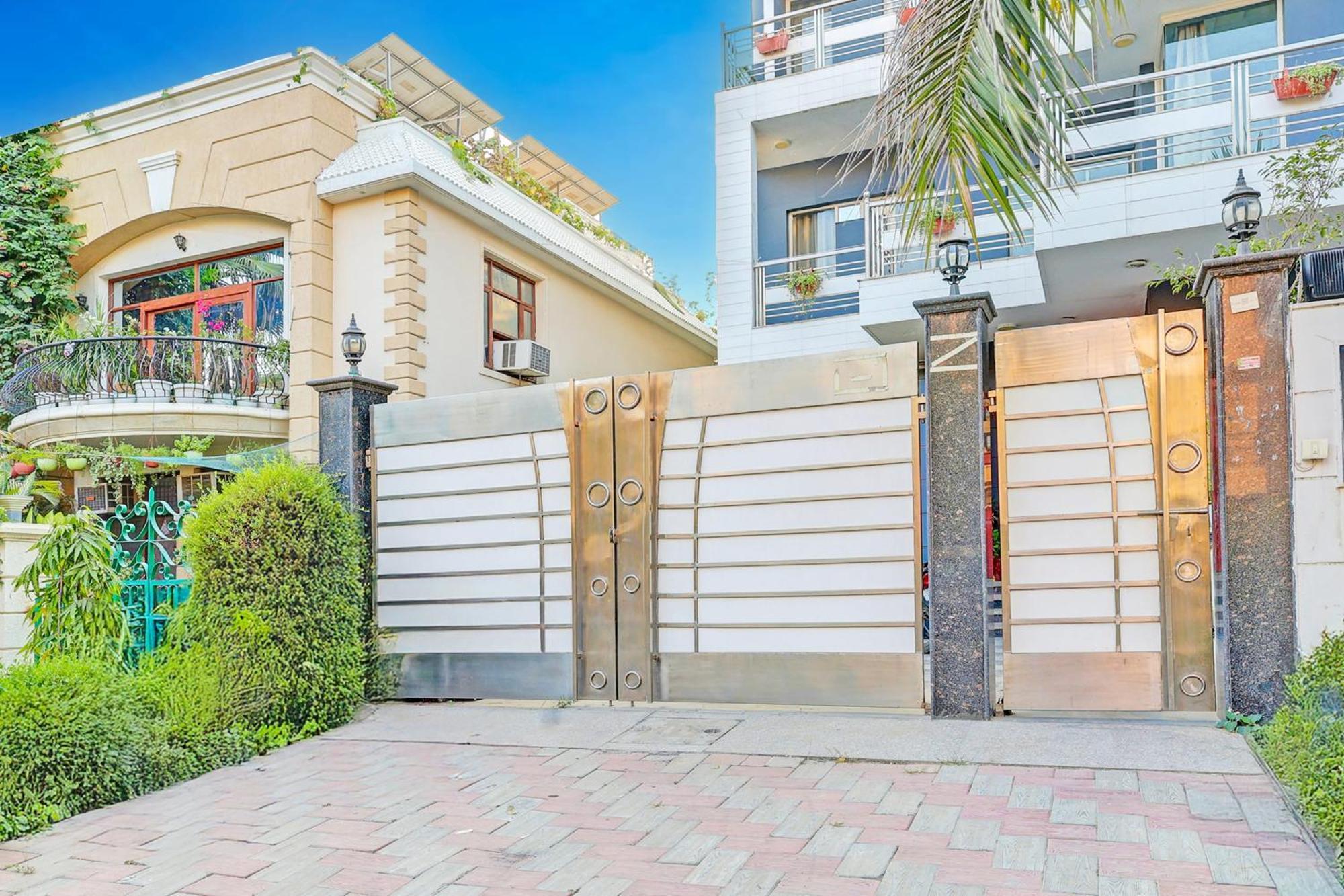Townhouse Sector 49 Sohna Road Hotel Gurgaon Bagian luar foto