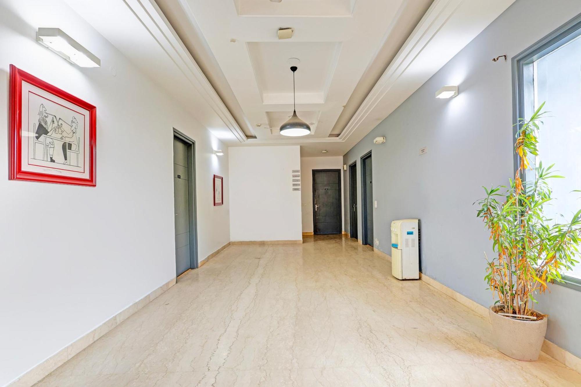 Townhouse Sector 49 Sohna Road Hotel Gurgaon Bagian luar foto