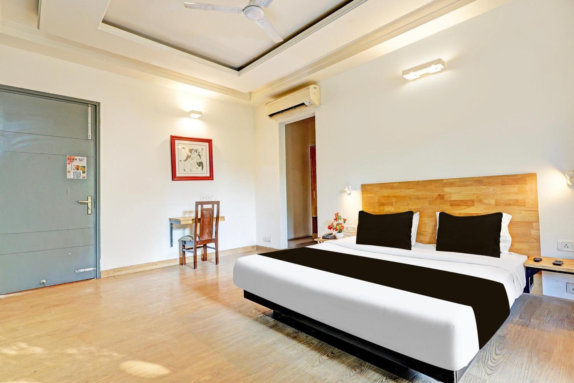 Townhouse Sector 49 Sohna Road Hotel Gurgaon Bagian luar foto