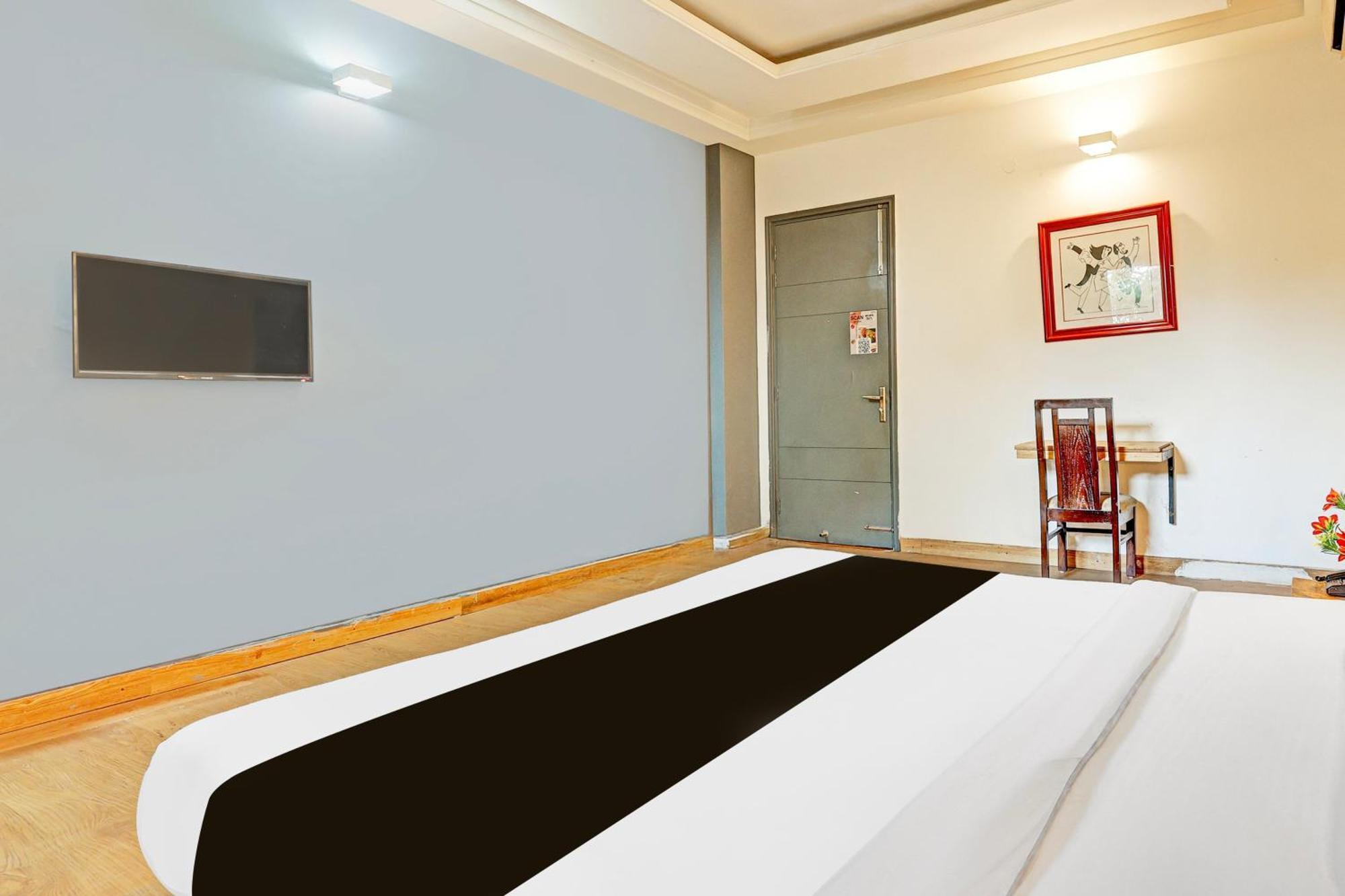 Townhouse Sector 49 Sohna Road Hotel Gurgaon Bagian luar foto