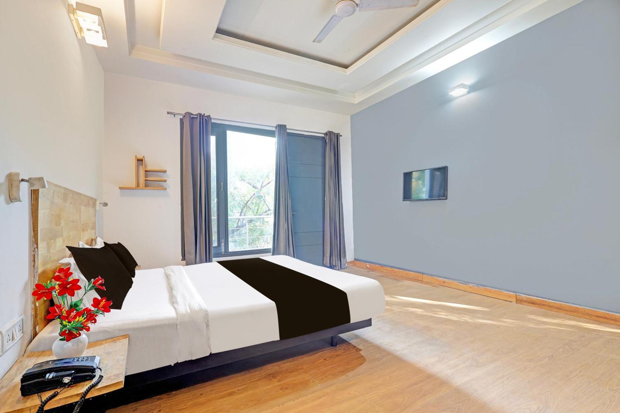 Townhouse Sector 49 Sohna Road Hotel Gurgaon Bagian luar foto