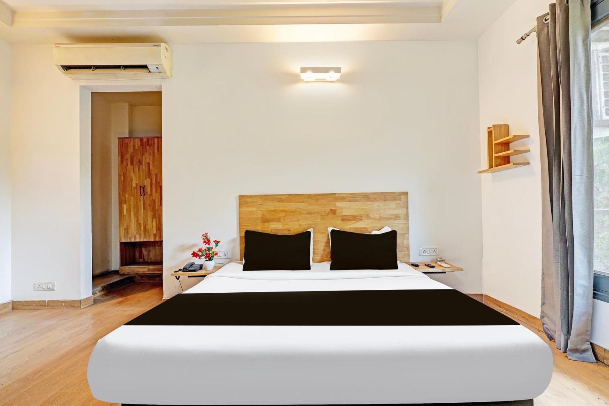 Townhouse Sector 49 Sohna Road Hotel Gurgaon Bagian luar foto