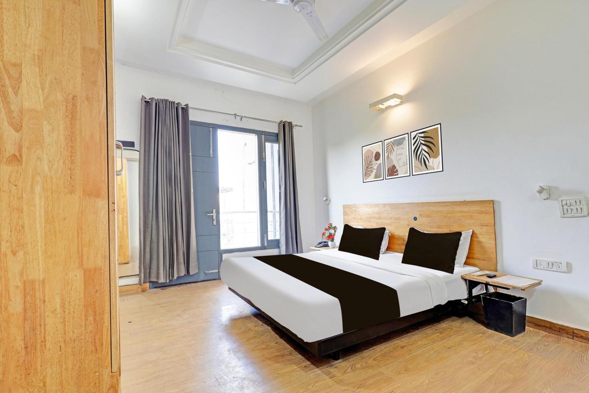 Townhouse Sector 49 Sohna Road Hotel Gurgaon Bagian luar foto